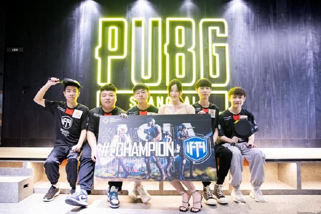 奇经历的女 奇经历的女